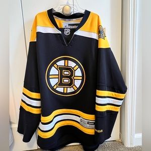 Boston Bruins Men’s Hockey Jersey